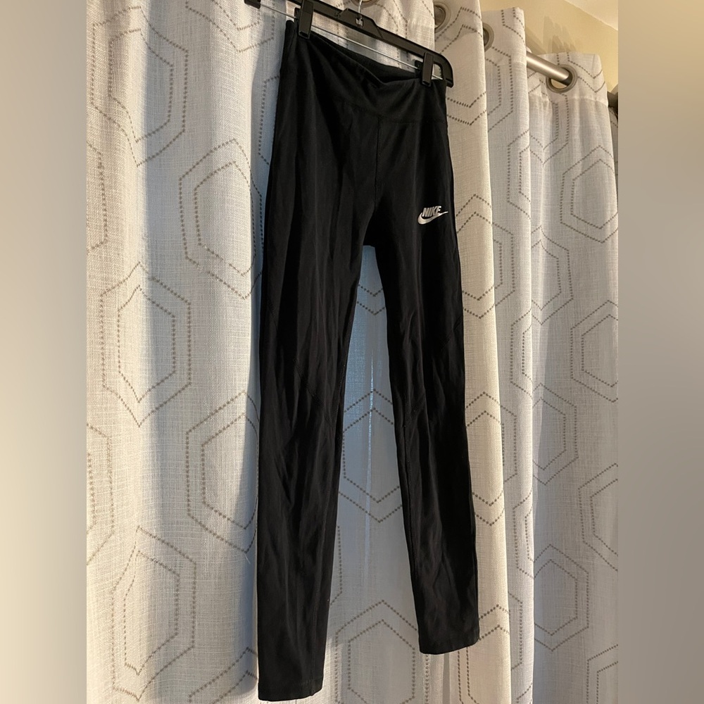 NIKE Girl’s XL Black High Waist Leggings Tight Fit Elastic Waistband Nike Logo